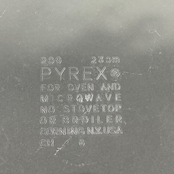 PYREX Pie Plate 9 inch / 23 cm Glass Bakeware - Picture 2 of 6